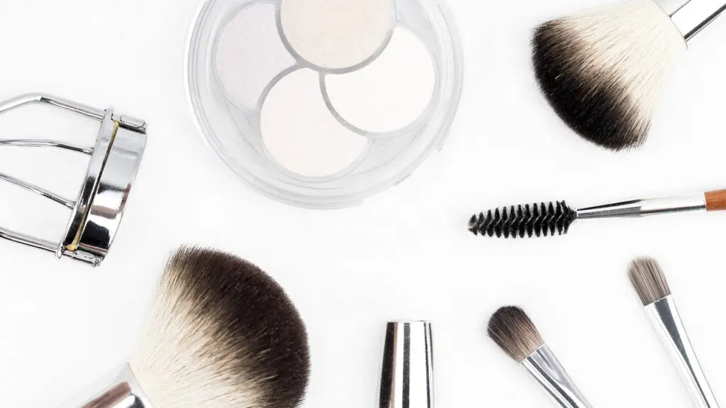 trucco 10 regole per pulire strumenti make up