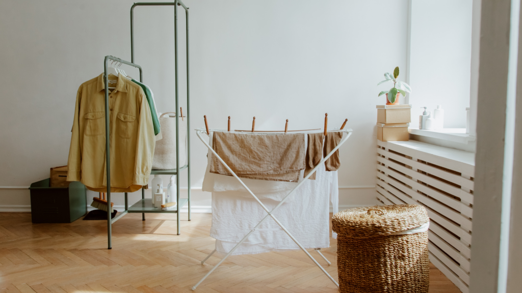 bucato steso in casa
